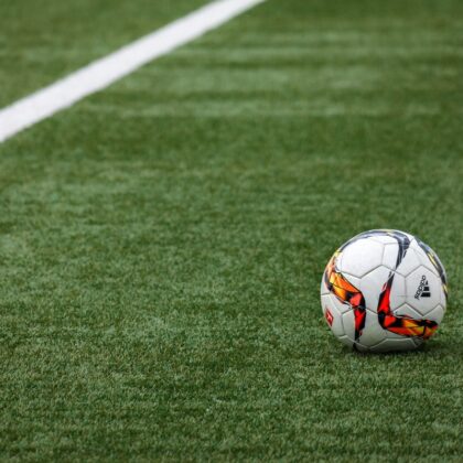 Ballon de football El Imtiaz Group sur terrain